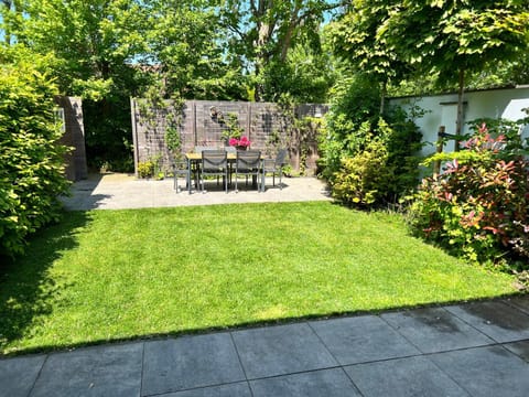 Nieuw Molenwijk 4-5 persoons House in Oostkapelle