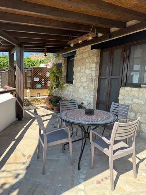 Patio, Facade/entrance, Day, View (from property/room), Balcony/Terrace, Seating area, Dining area