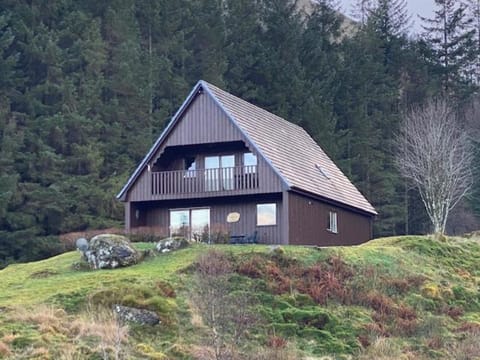 Ghillies Lodge Crianlarich House in Scotland