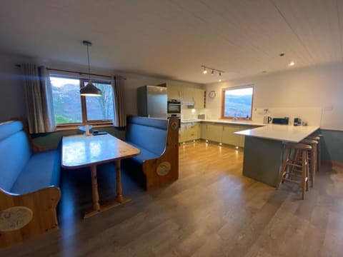 Ghillies Lodge Crianlarich House in Scotland