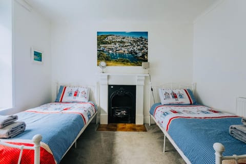 The Slipway Fowey Harbour Parking 1 Min & Garden House in Fowey