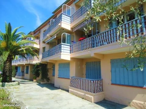 studio climatisé et calme, proche centre et mer Apartment in Mandelieu-La Napoule