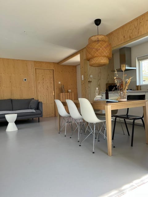 Gezellige bungalow op steenworp afstand van het strand House in Ouddorp