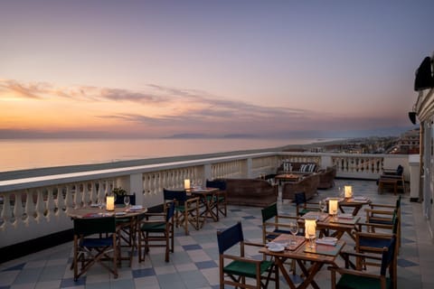 Restaurant/places to eat, Balcony/Terrace, Evening entertainment, Sea view, Entertainment, Sunset