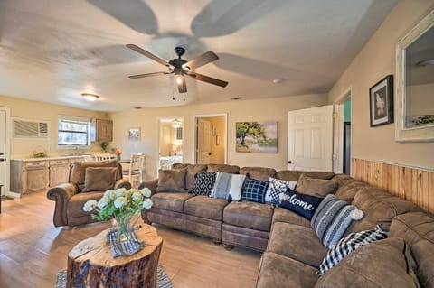 Pet-Friendly Shady Oaks Broken Bow Gem with Patio! House in Broken Bow