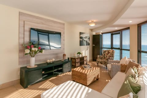 TV and multimedia, Living room, Seating area, Sea view
