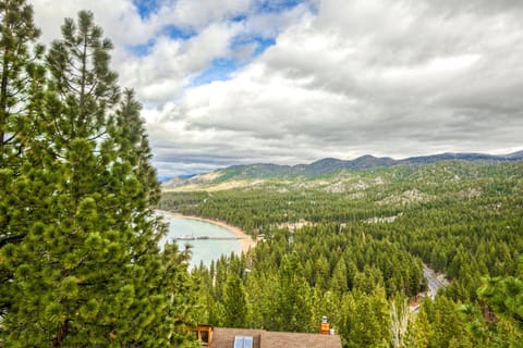 Lookout Lodge House in Zephyr Cove