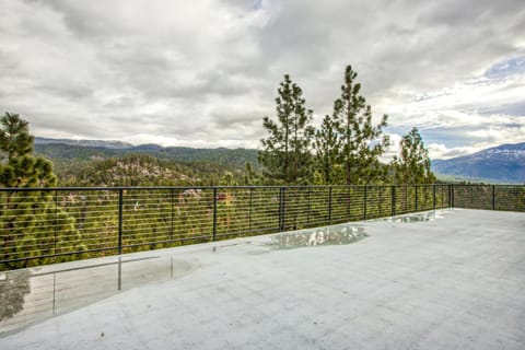 Lookout Lodge House in Zephyr Cove