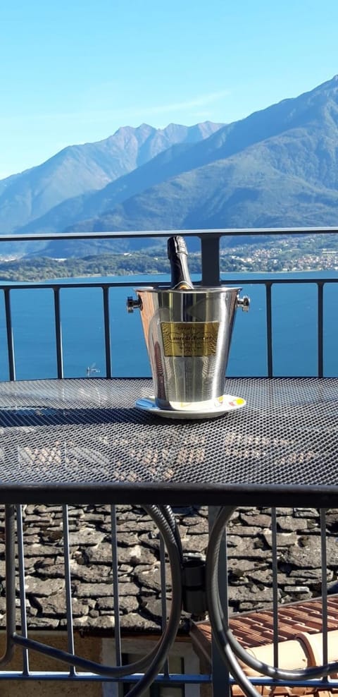 Casa Fausto House in Domaso