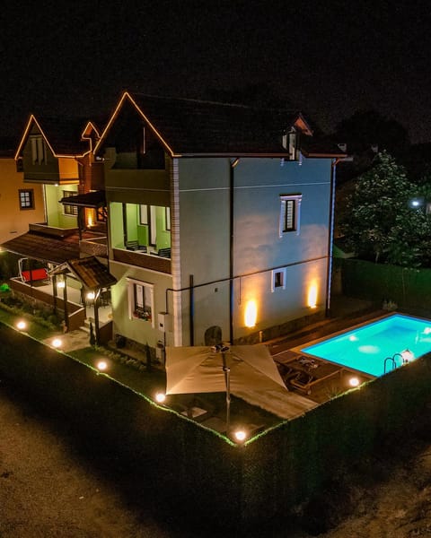 Property building, Pool view, Swimming pool