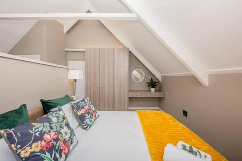 House w Pool, Fireplace, Braai House in Cape Town