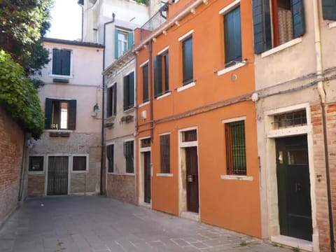 Property building, Street view