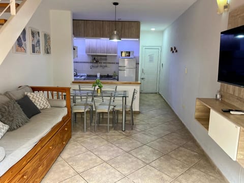 TV and multimedia, Kitchen or kitchenette, Living room, Seating area, Dining area, minibar, pet friendly, stove