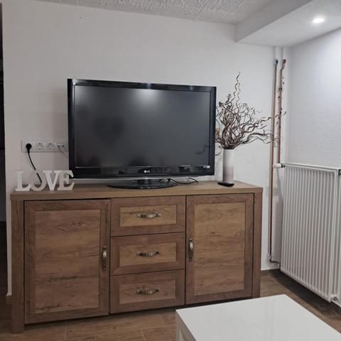 Communal lounge/ TV room, TV and multimedia, Living room