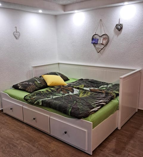 Bed, Photo of the whole room