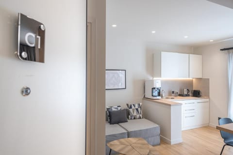 The Asprogeraka - self check-in rooms Hotel in Athens