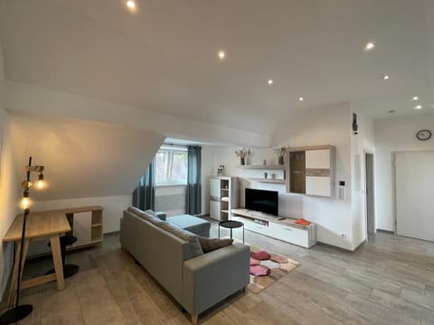 TV and multimedia, Living room, Photo of the whole room, Seating area