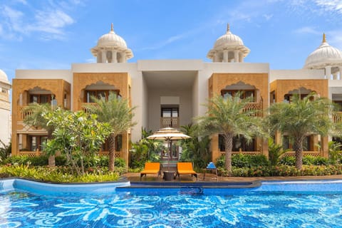 Property building, Swimming pool