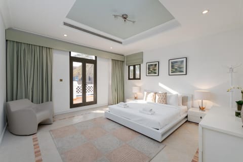 Palm Jumeirah - Property Advisers House in Dubai