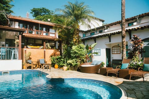 Property building, Day, Swimming pool, sunbed