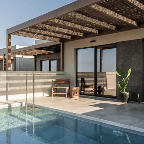Balcony/Terrace, Swimming pool