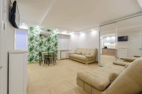 TV and multimedia, Living room, Seating area, Dining area, locker, locker, wardrobe, air conditioner