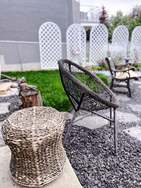 Garden, Seating area, Garden view