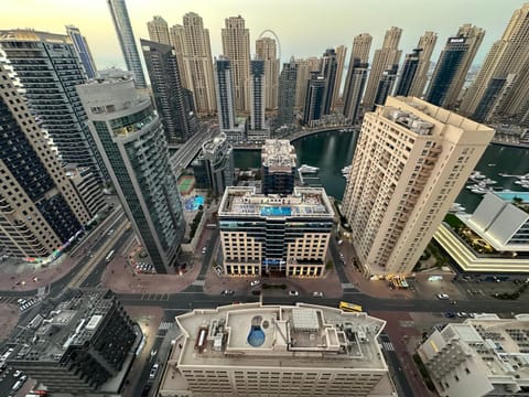 Bird's eye view, City view, Location