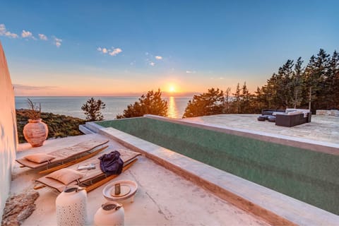 Seating area, Sea view, Swimming pool, Sunset, sunbed