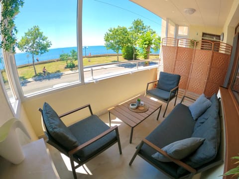 Day, Balcony/Terrace, Seating area, Sea view