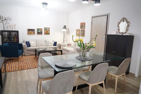 Living room, Dining area