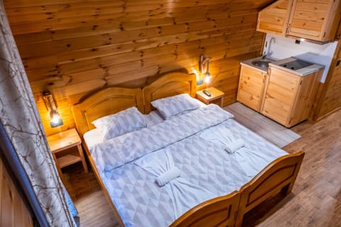 Kitchen or kitchenette, Bedroom