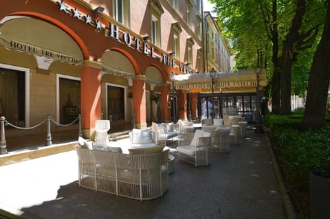 Facade/entrance, Balcony/Terrace
