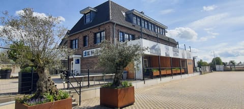 Property building, Parking