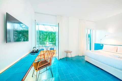 TV and multimedia, Photo of the whole room