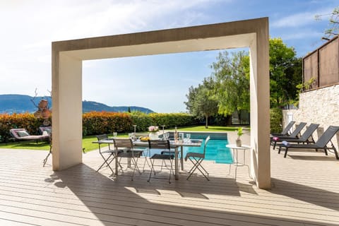 Dining area, Swimming pool