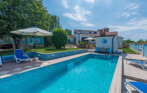 Property building, Swimming pool, Swimming pool