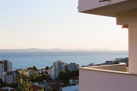 Natural landscape, View (from property/room), Balcony/Terrace, City view, Sea view, Sunset