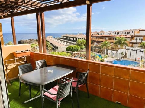 Balcony/Terrace, Sea view, Swimming pool