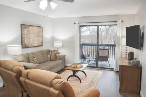 Ozark Mountain Retreat, Family Condo with Resort Amenities Apartment hotel in Branson