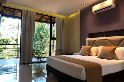 Bed, Photo of the whole room, Bedroom, air conditioner