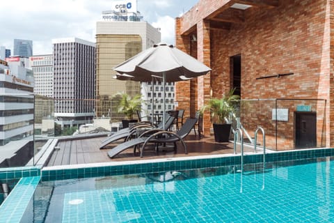 Swimming pool, Swimming pool