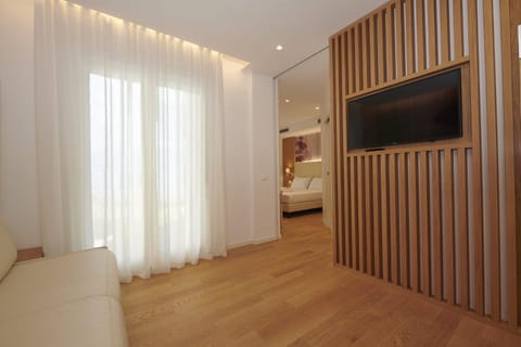 TV and multimedia, Bedroom