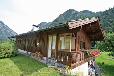 Property building, Facade/entrance, Summer, Garden