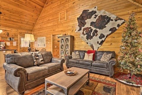 Smoky Mountains Cabin Less Than 1 Mi to Douglas Lake Cabin in Douglas Lake