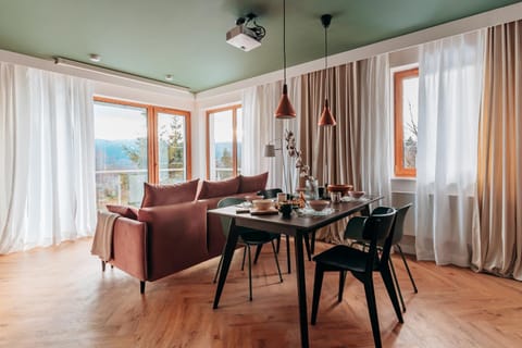 TV and multimedia, Balcony/Terrace, Living room, Seating area, Dining area, Mountain view