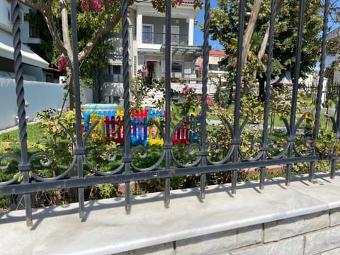 Patio, Facade/entrance