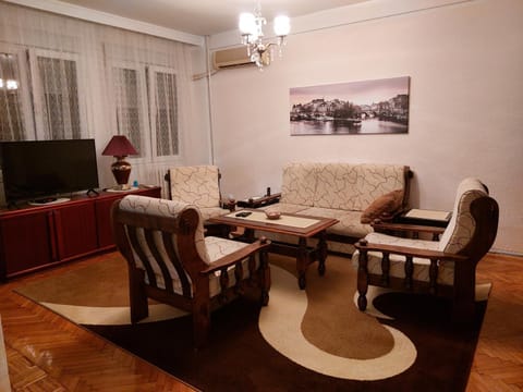 Living room, Seating area, air conditioner