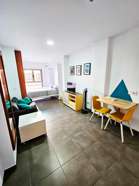 Bed, Photo of the whole room, Area and facilities
