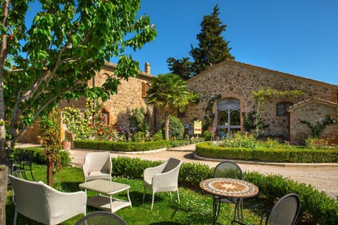 Facade/entrance, Garden